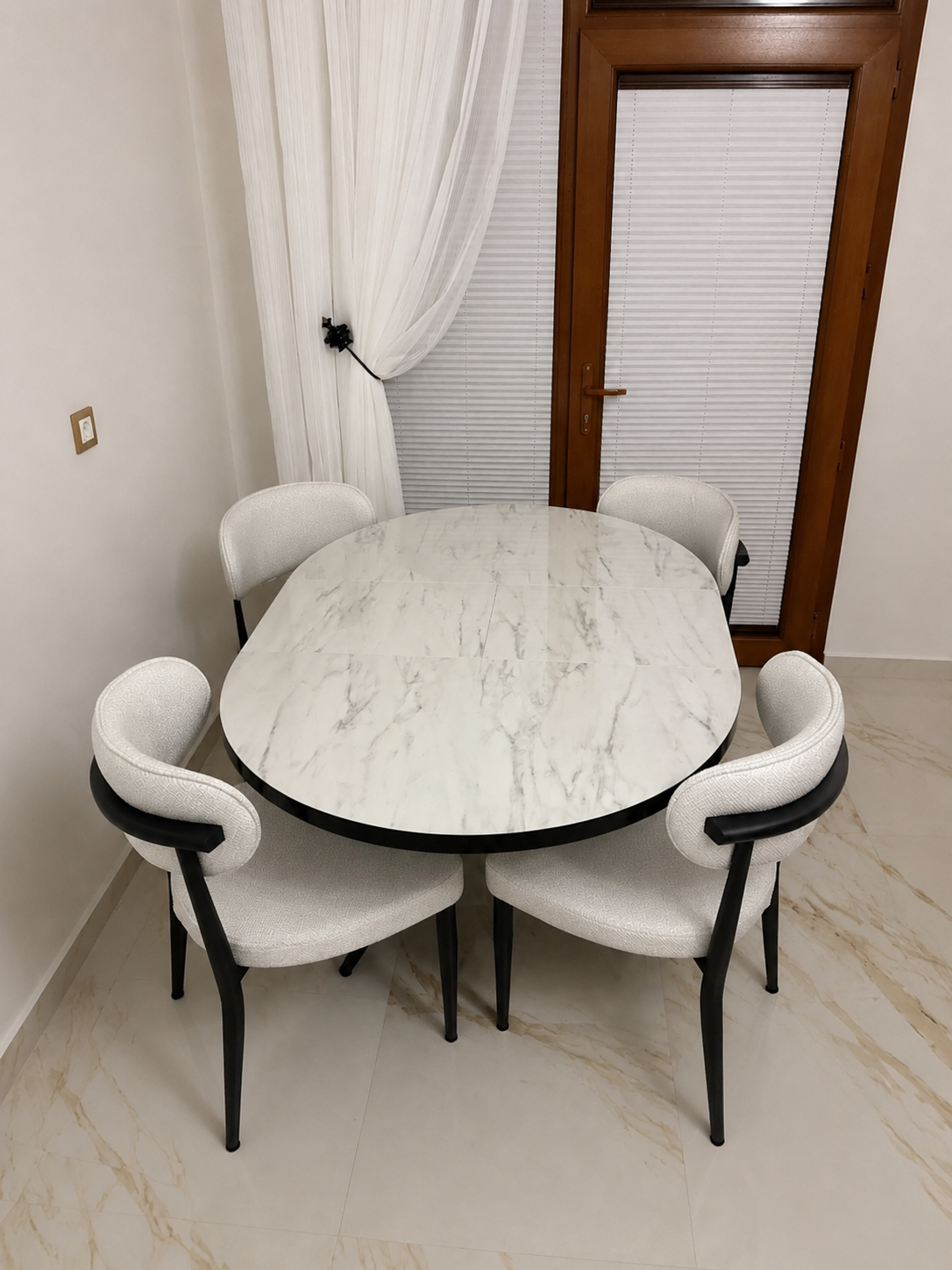 Viensan Modern Extendable Marble-Effect Dining Table
